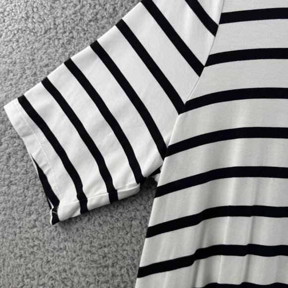Torrid Striped V-Neck Super Soft Knit Hi-Lo Tunic Tee Black & White Size 2X NWT - Picture 4 of 6